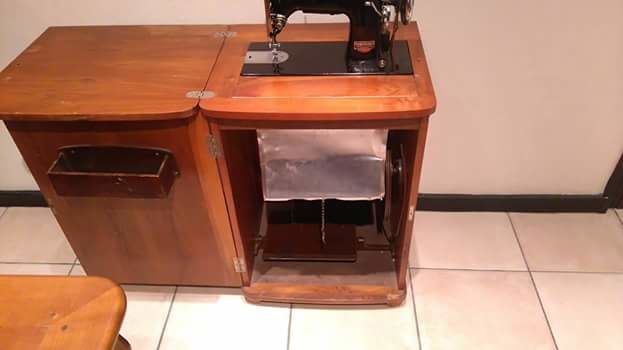 Ancienne Machine � coudre 70 Margny-l�s-Compi�gne (60)