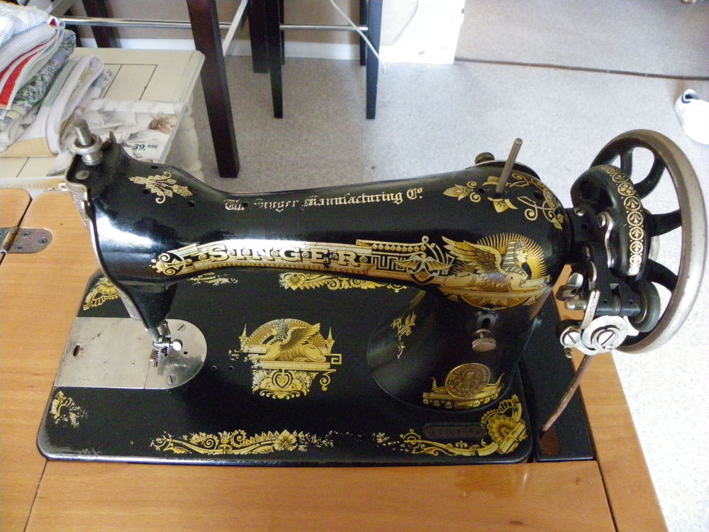 Ancienne Machine a coudre SINGER 70 Craponne (69)