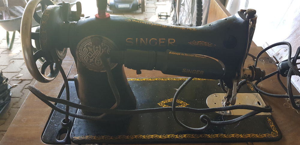 ancienne machine � coudre 0 Ambar�s-et-Lagrave (33)