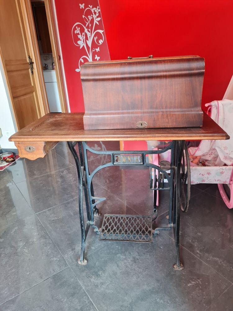 ancienne machine � coudre 150 Saint-Mard (77)