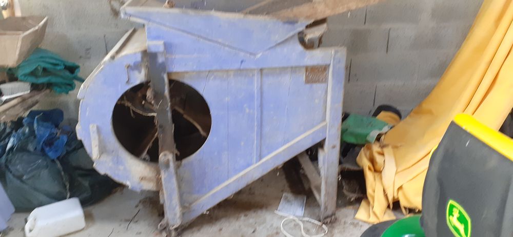 
Ancienne machine � vanner. Id�al pour d�coration ou � resta 0 Souvign� (79)