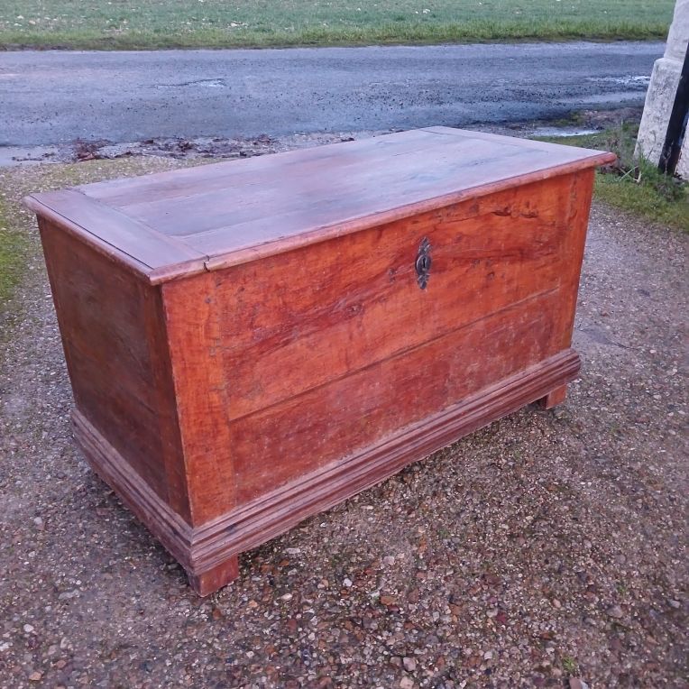 ancienne maie en bois massif 225 Vendeuvre-du-Poitou (86)