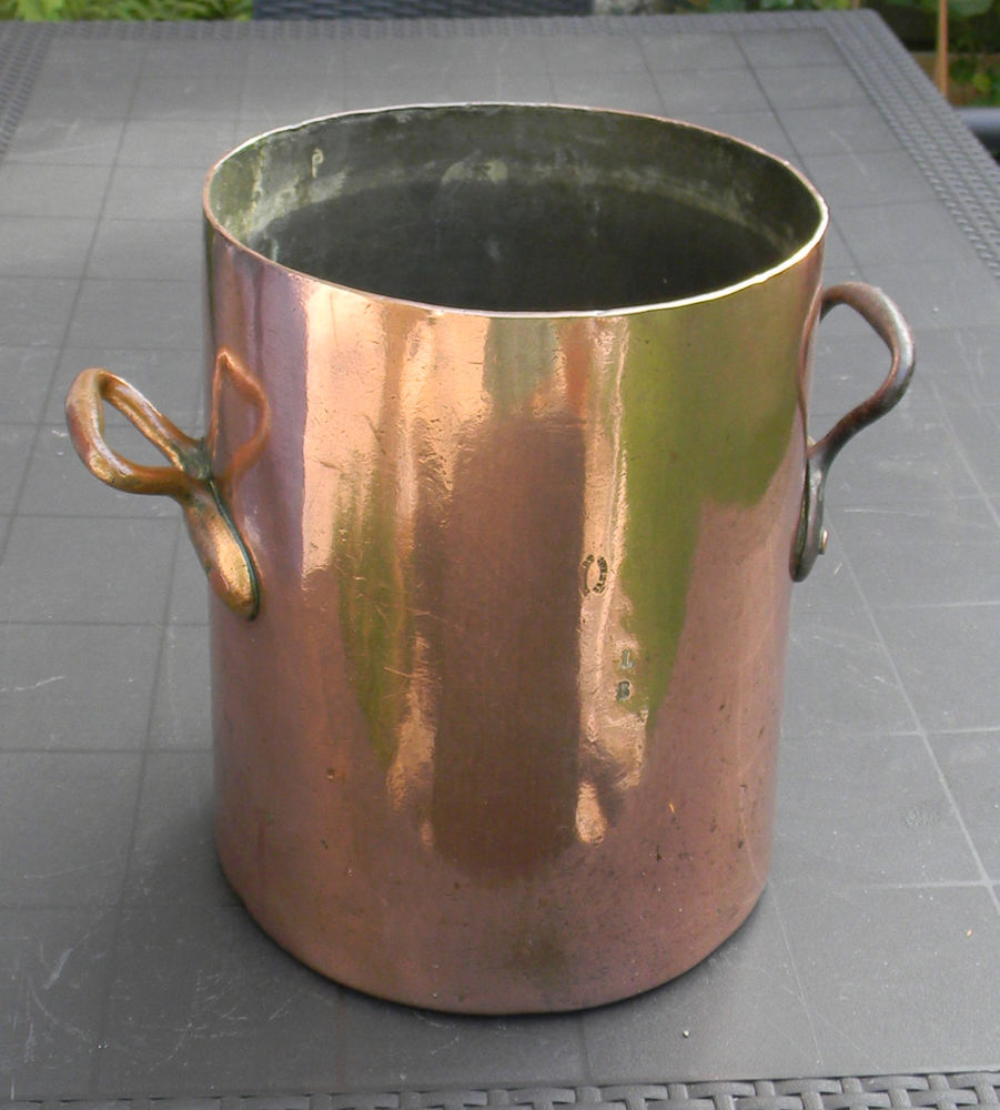 Ancienne marmite en cuivre 240 Lagny-sur-Marne (77)