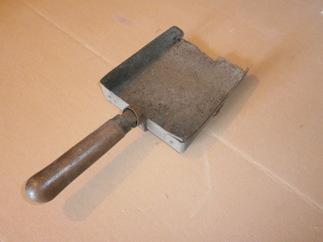 Ancienne pelle � Charbon de maison 5 Wolxheim (67)