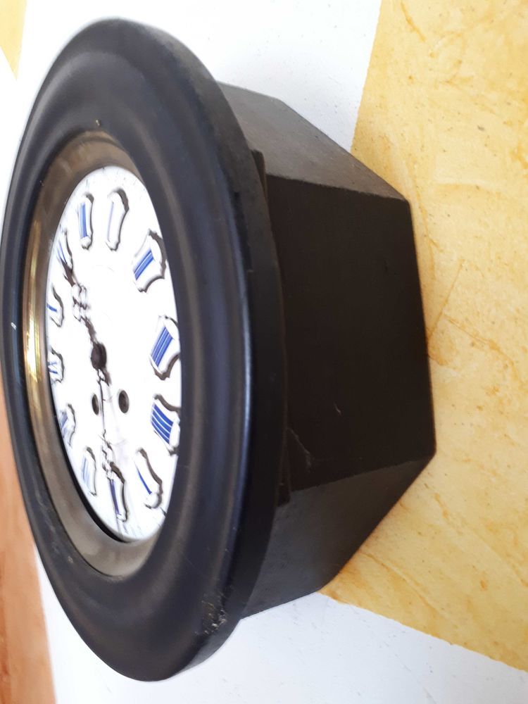 ancienne pendule oeil de boeuf 250 Miniac-Morvan (35)