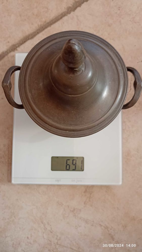 ancienne petite soupi�re en �tain 25 Vallauris (06)