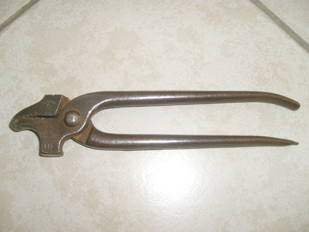 Ancienne pince Bourrelier 40 Varades (44)