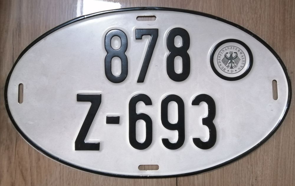 Ancienne plaque d'immatriculation allemande de collection 50 Sisteron (04)