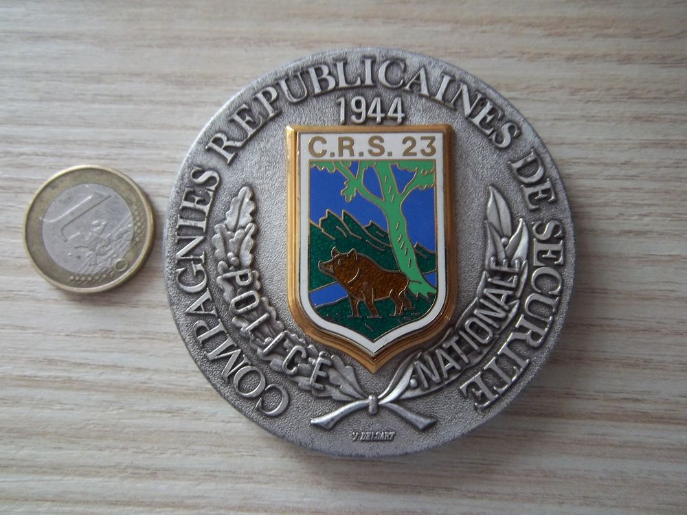 ancienne plaque  obsol�te ! collection CRS 23 PN Charleville 22 Valognes (50)