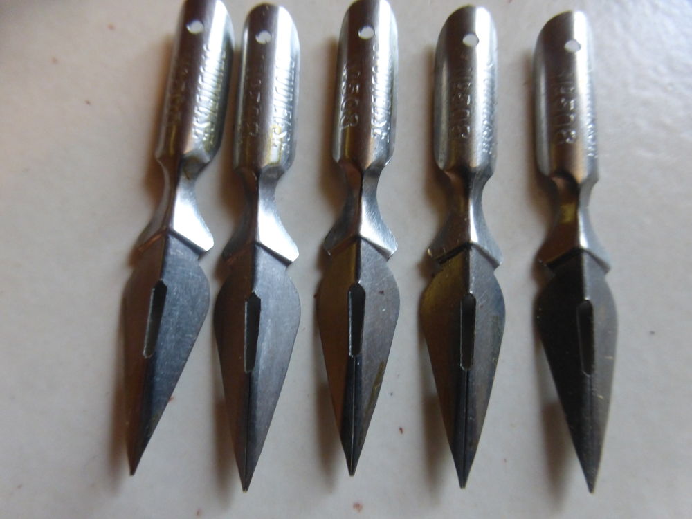 Ancienne Plume � Encre M�tal ( par10 )
5 Le Coudray (28)