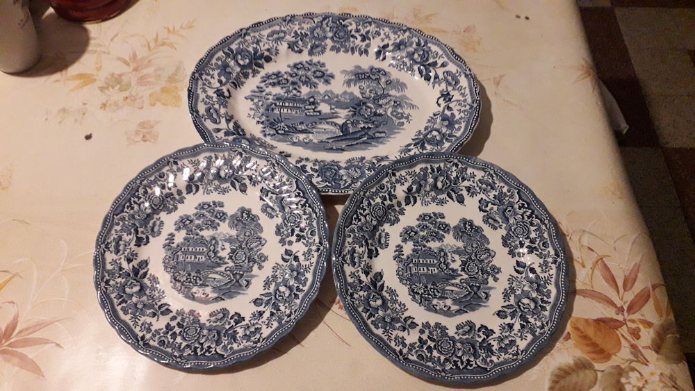 Ancienne porcelaine TONQUIN BY MYOTT. 20 Flers-en-Escrebieux (59)