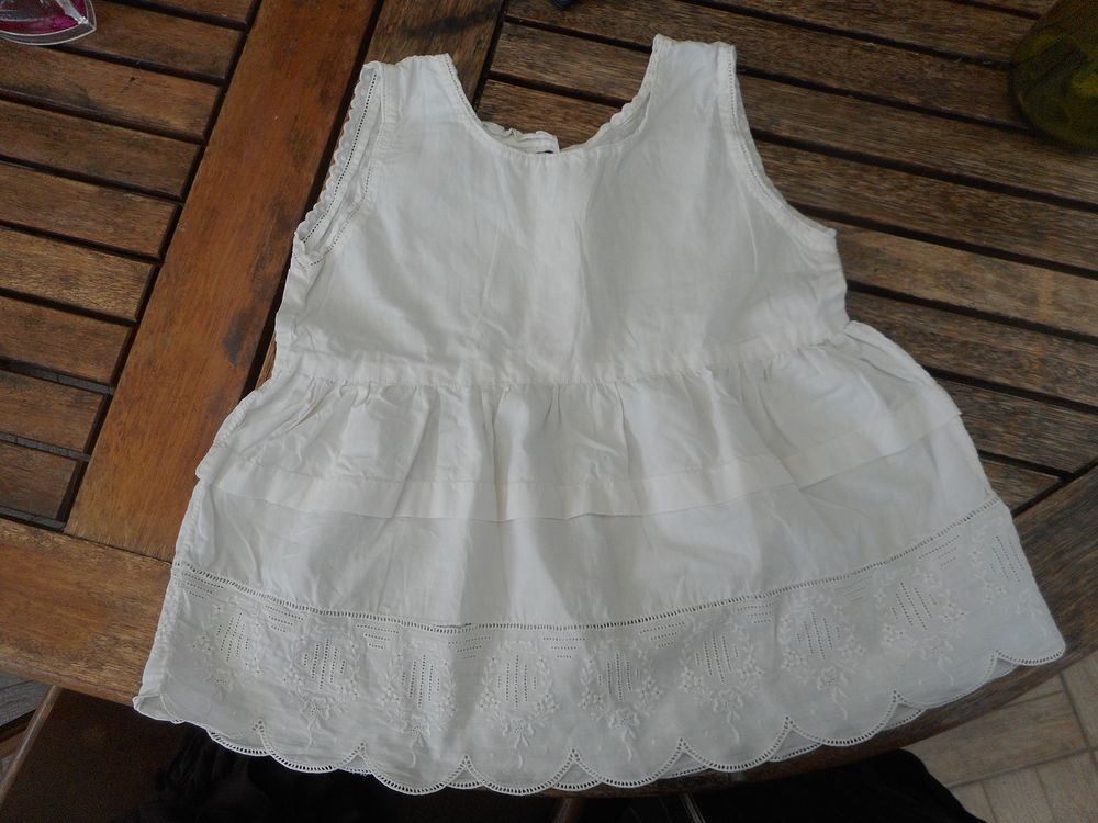 Ancienne robe fille blanche coton dentelle 10 Nieuil-l'Espoir (86)