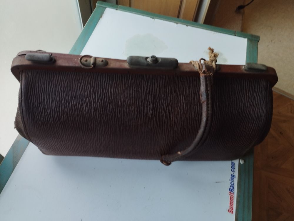Ancienne sacoche de m�decin 1900/1930 0 Fr�jus (83)