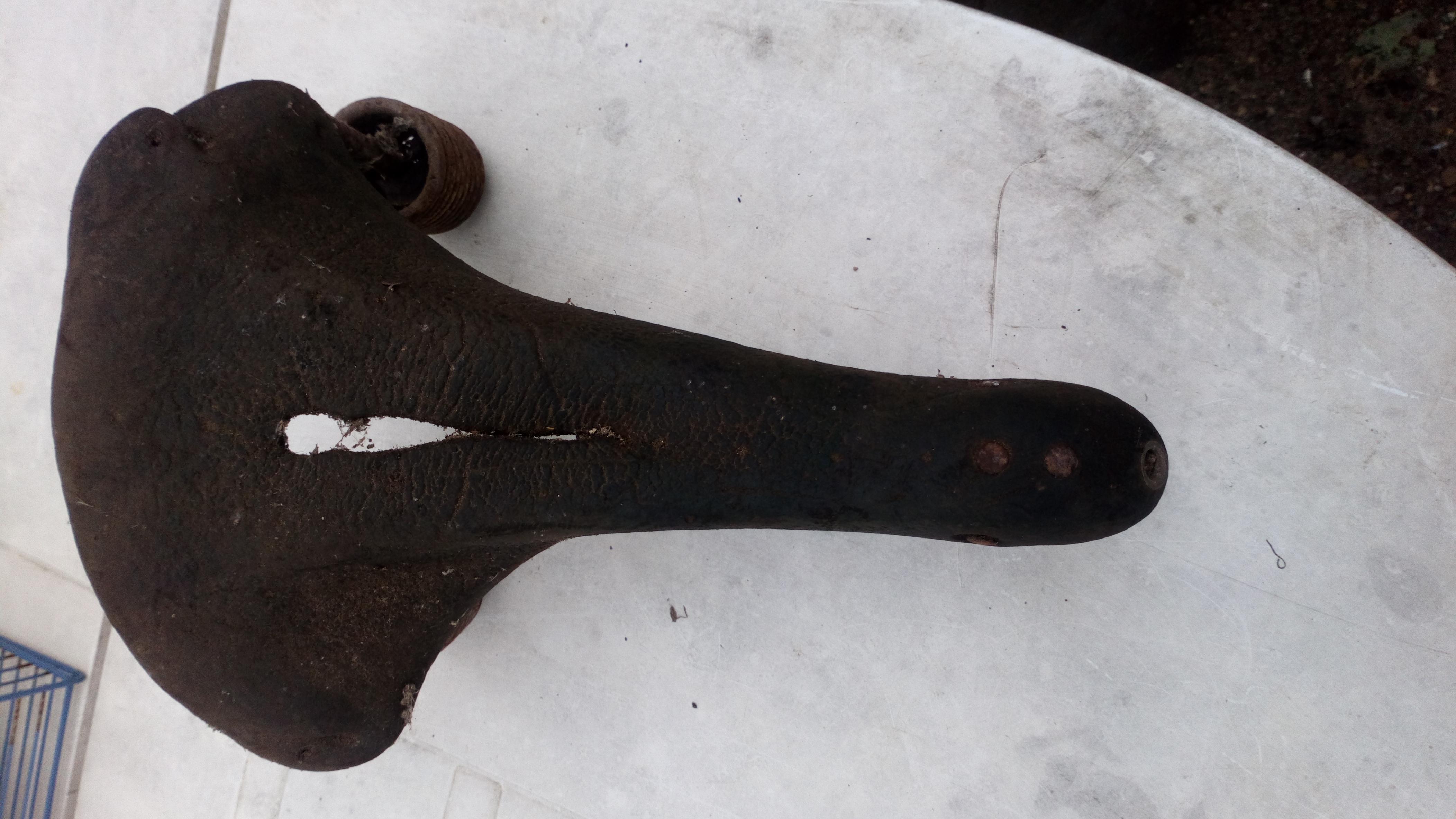 ANCIENNE SELLE DE VELO 0 Battrans (70)