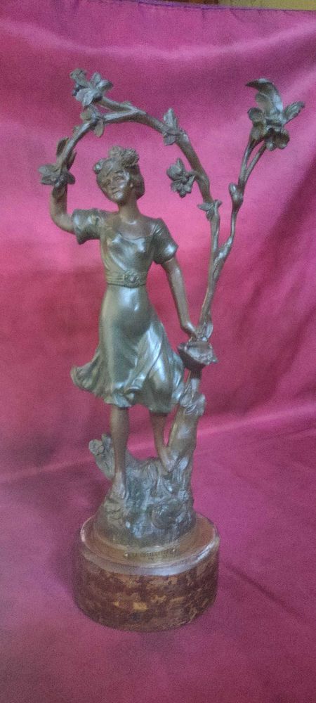 Ancienne statue la cueillette par ruchot 90 Avermes (03)