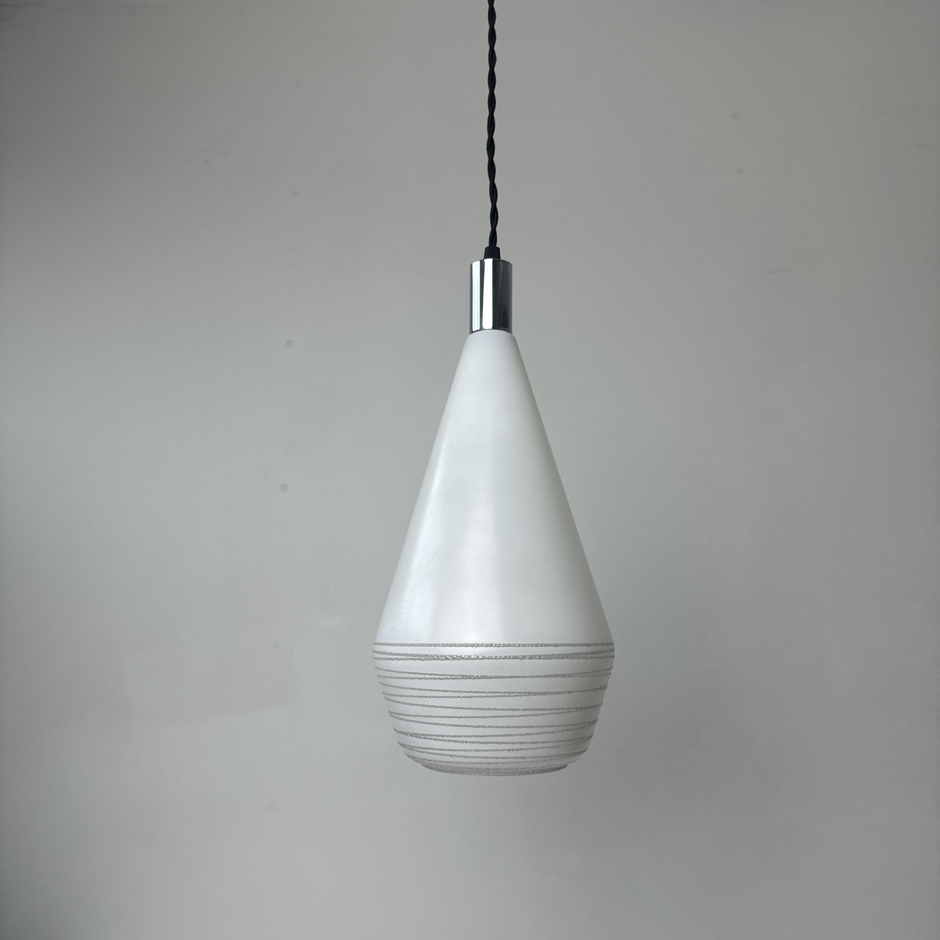 ANCIENNE SUSPENSION VINTAGE EN VERRE 1970
80 Lille (59)