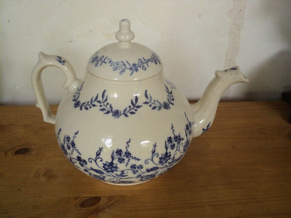 Ancienne Th�i�re Fa�ence de Saint-Uze 29 Loches (37)