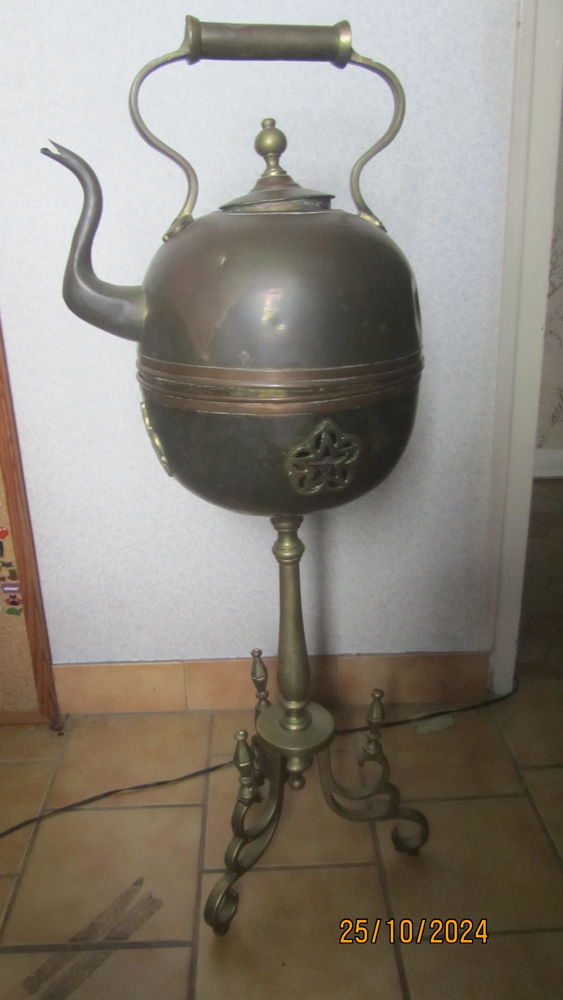 ancienne th�i�re orientale sur pied 80 Saint-Denis-en-Val (45)