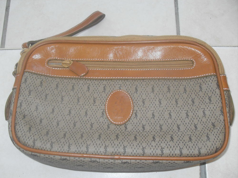 Ancienne trousse de toilette de marque 30 Saint-Germain-au-Mont-d'Or (69)