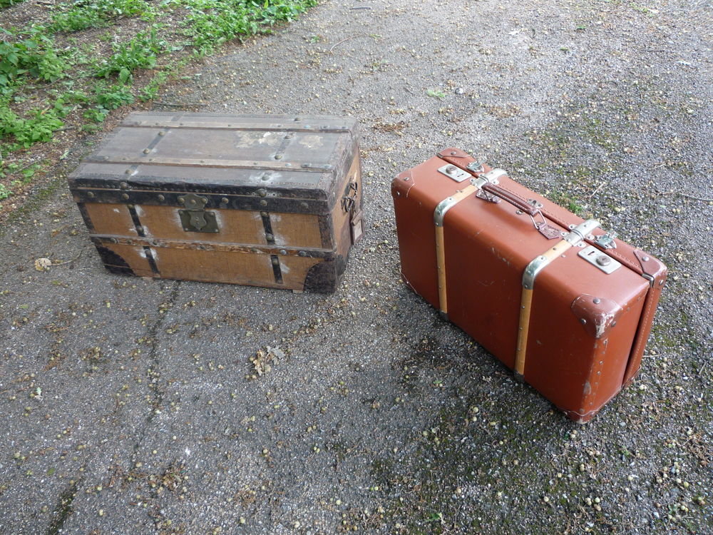 Ancienne Valise de Voyage en Carton Cercl�e Bois/malle 35 Castres (81)