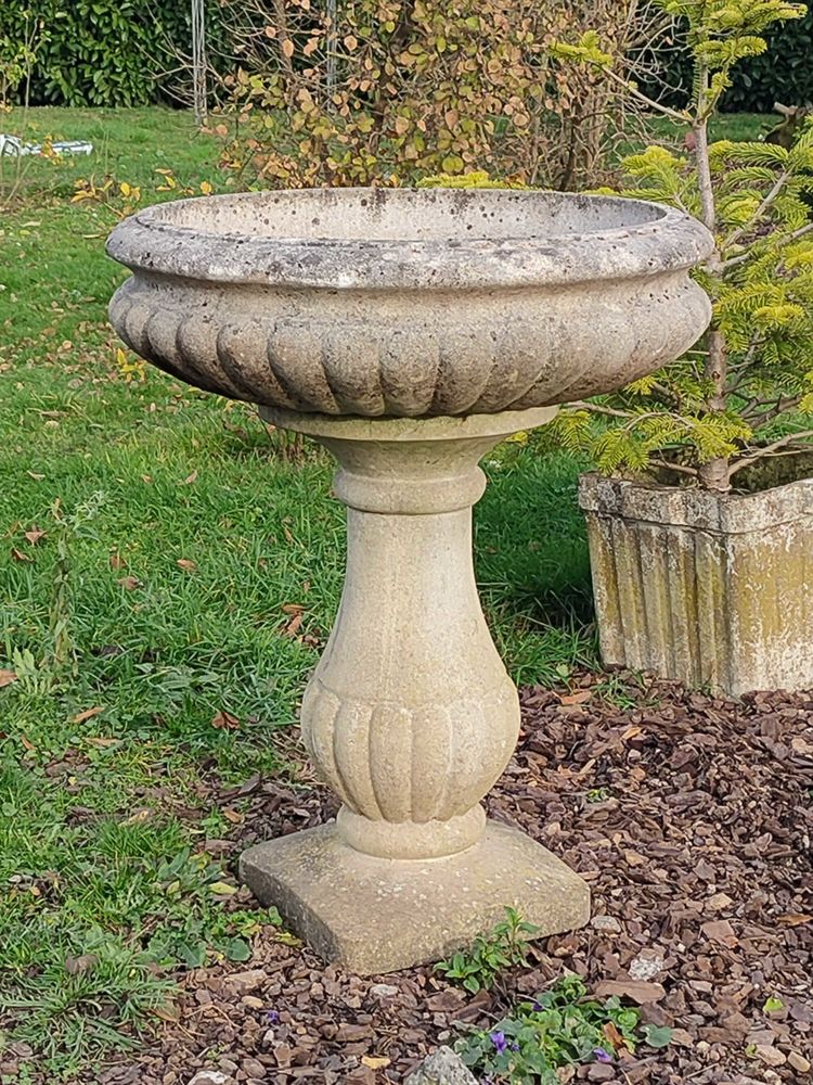 Ancienne vasque en pierre 160 Avermes (03)