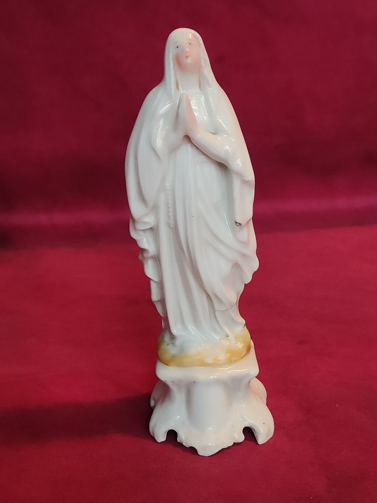 Ancienne vierge en biscuit hauteur 17 cm 18 Avermes (03)