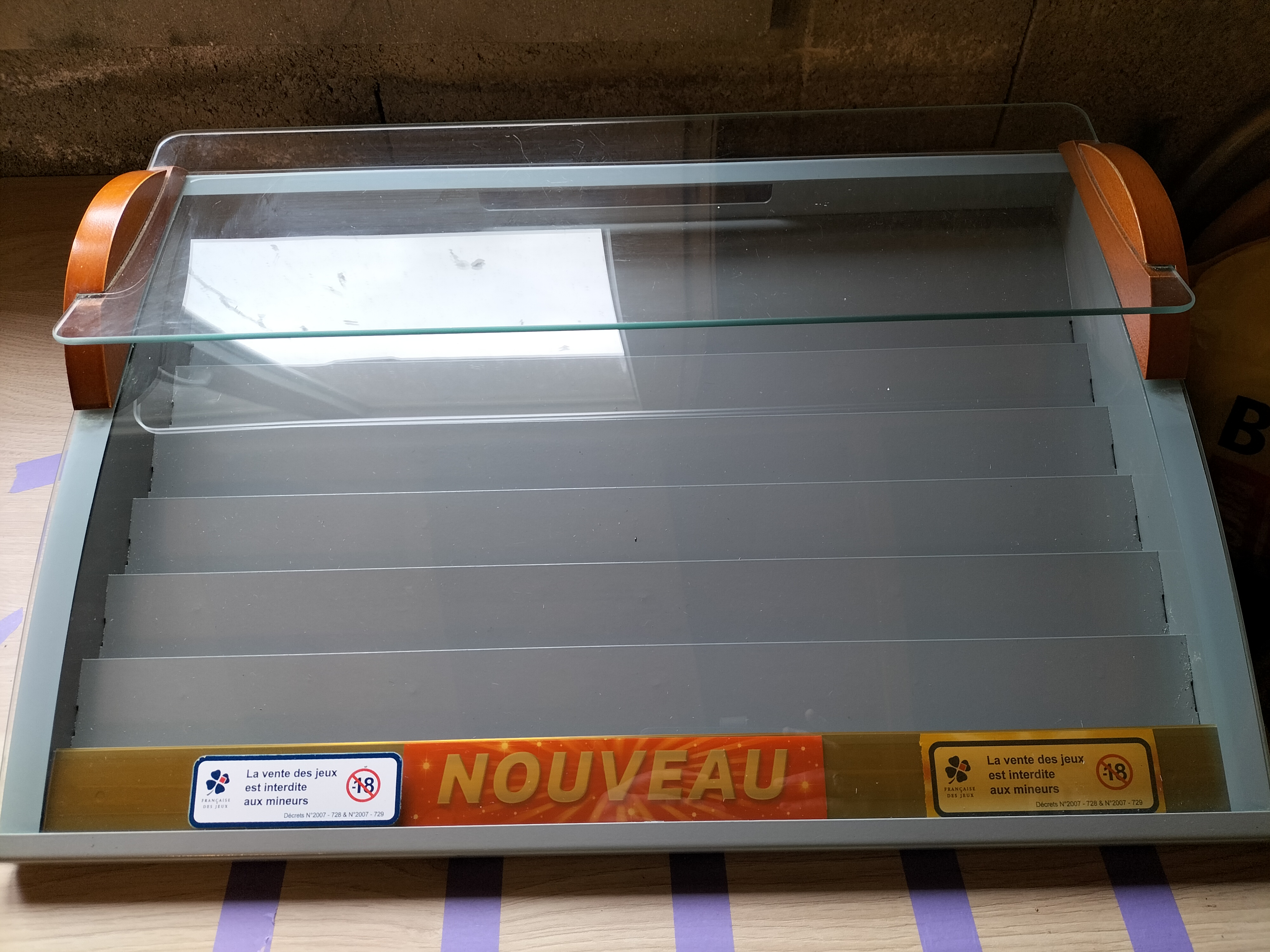 Ancienne vitrine tiroir FDJ 110 Tuff� (72)