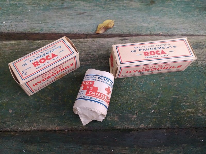 Anciennes Boites Secours Gaze Hydrophile Pharmacie 25 Loches (37)