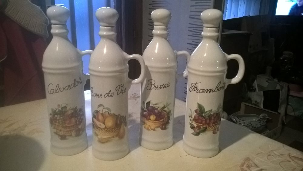 Anciennes bouteilles liqueur. 12 Flers-en-Escrebieux (59)