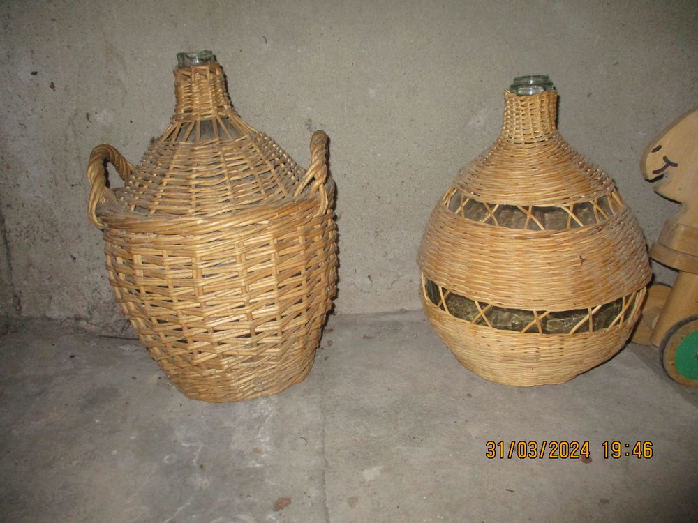 ANCIENNES DAMES JEANNE  BONBONNES 35 Roanne (42)