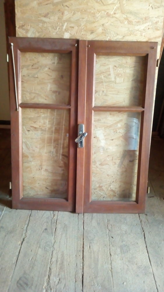 2 anciennes fen�tres en bois, sans cadre et simple vitrage 25 Beaux (43)