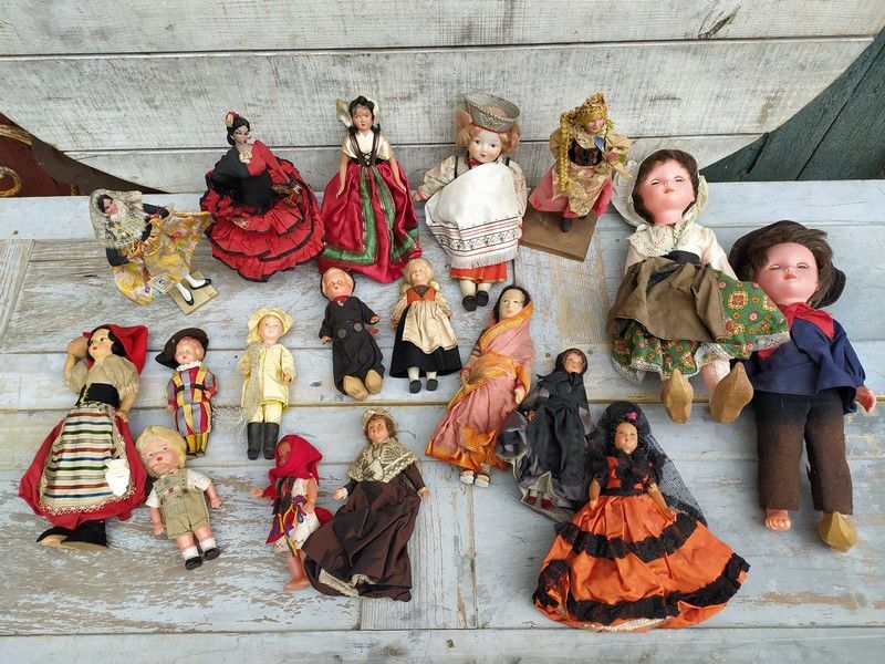 Lot Anciennes Poup�es Folkloriques 0 Loches (37)