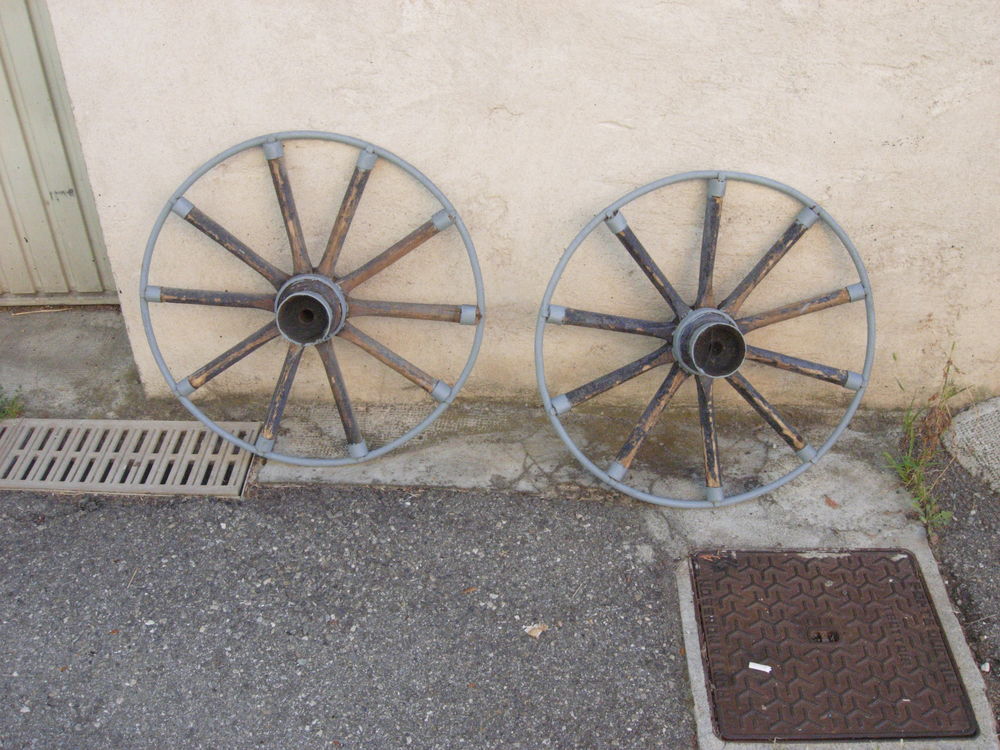 anciennes roues  120 Bellegarde-sur-Valserine (01)