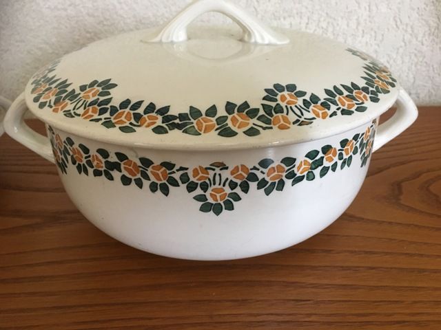 anciennes soupi�res 25 Mandres-les-Roses (94)