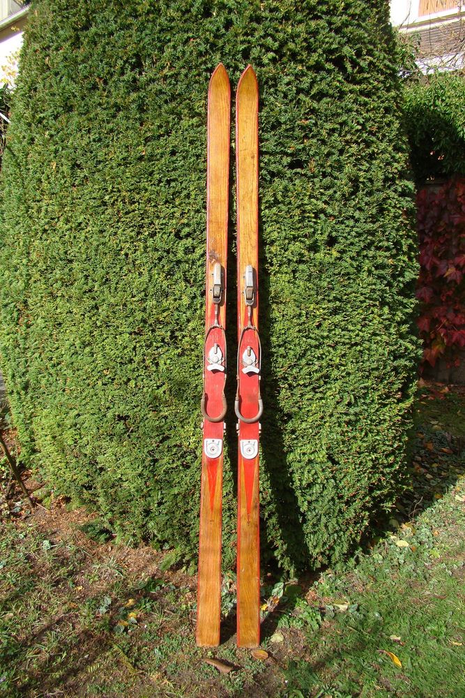 Anciens skis en bois - ann�es 1950 120 Gargenville (78)