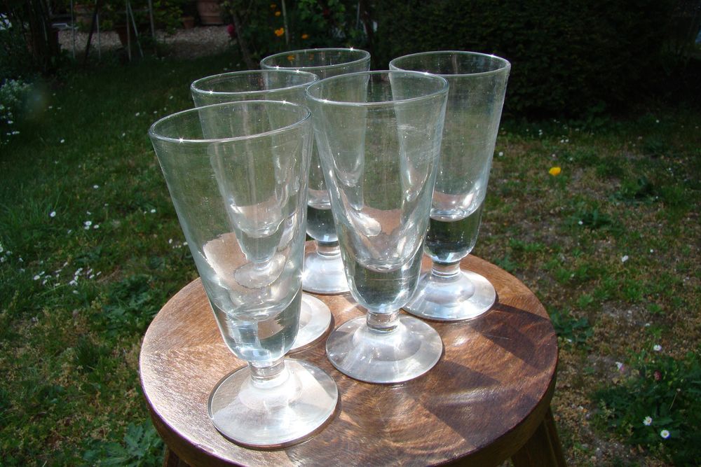 5 anciens verres � absinthe  Epoque 1900 
80 Gargenville (78)