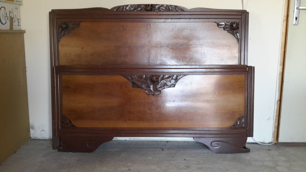 Lit ann�e 1950 en bois + 1 chevet dessus marbre
Literie 140 100 Gleiz� (69)