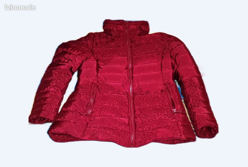 Anorak rouge T44 15 Sallanches (74)