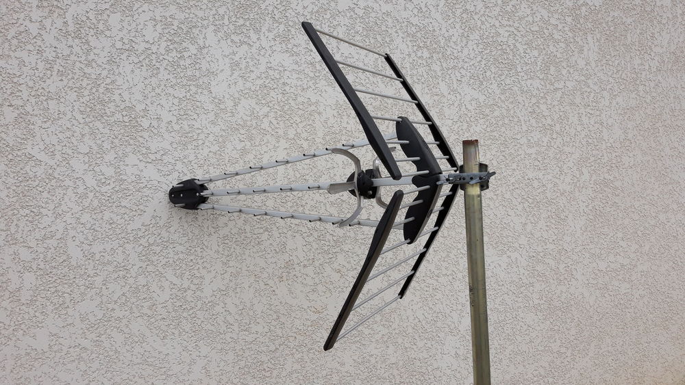 Antenne TNT avec mat 25 Montauban (82)