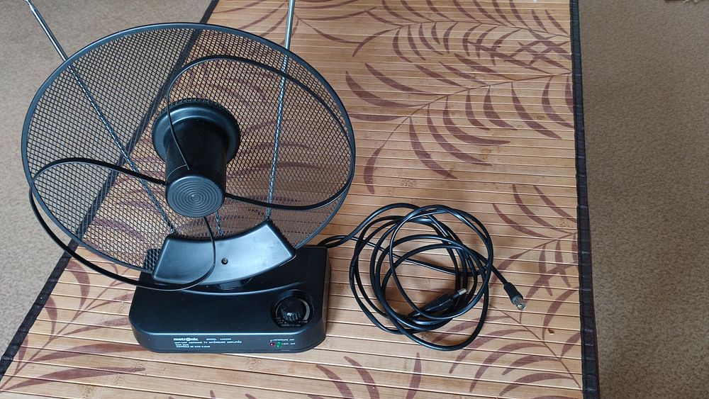 Antenne d'int�rieur amplifi�e 15 Cugnaux (31)