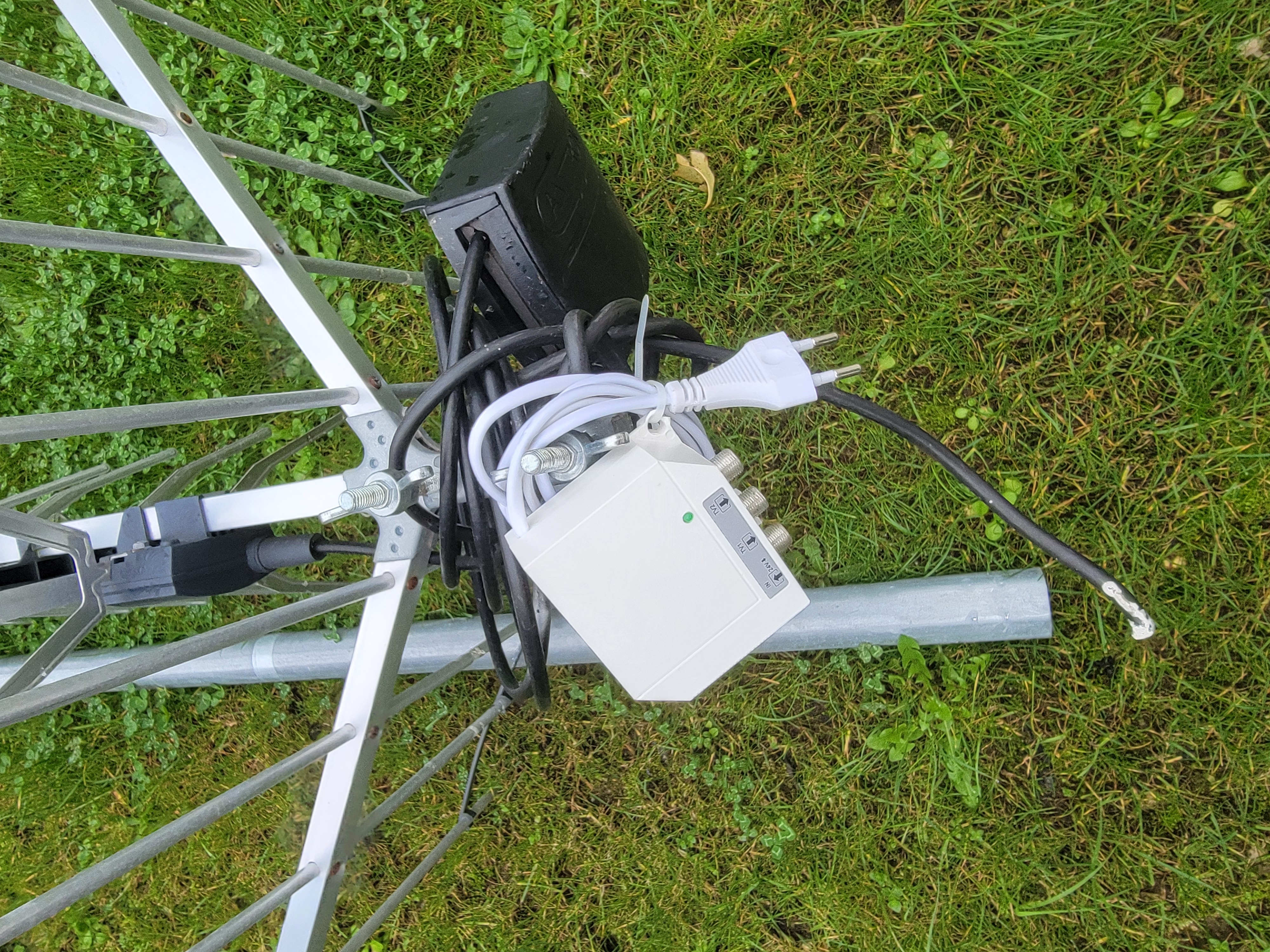 antenne de toit pour t�l�vision 200 Trignac (44)