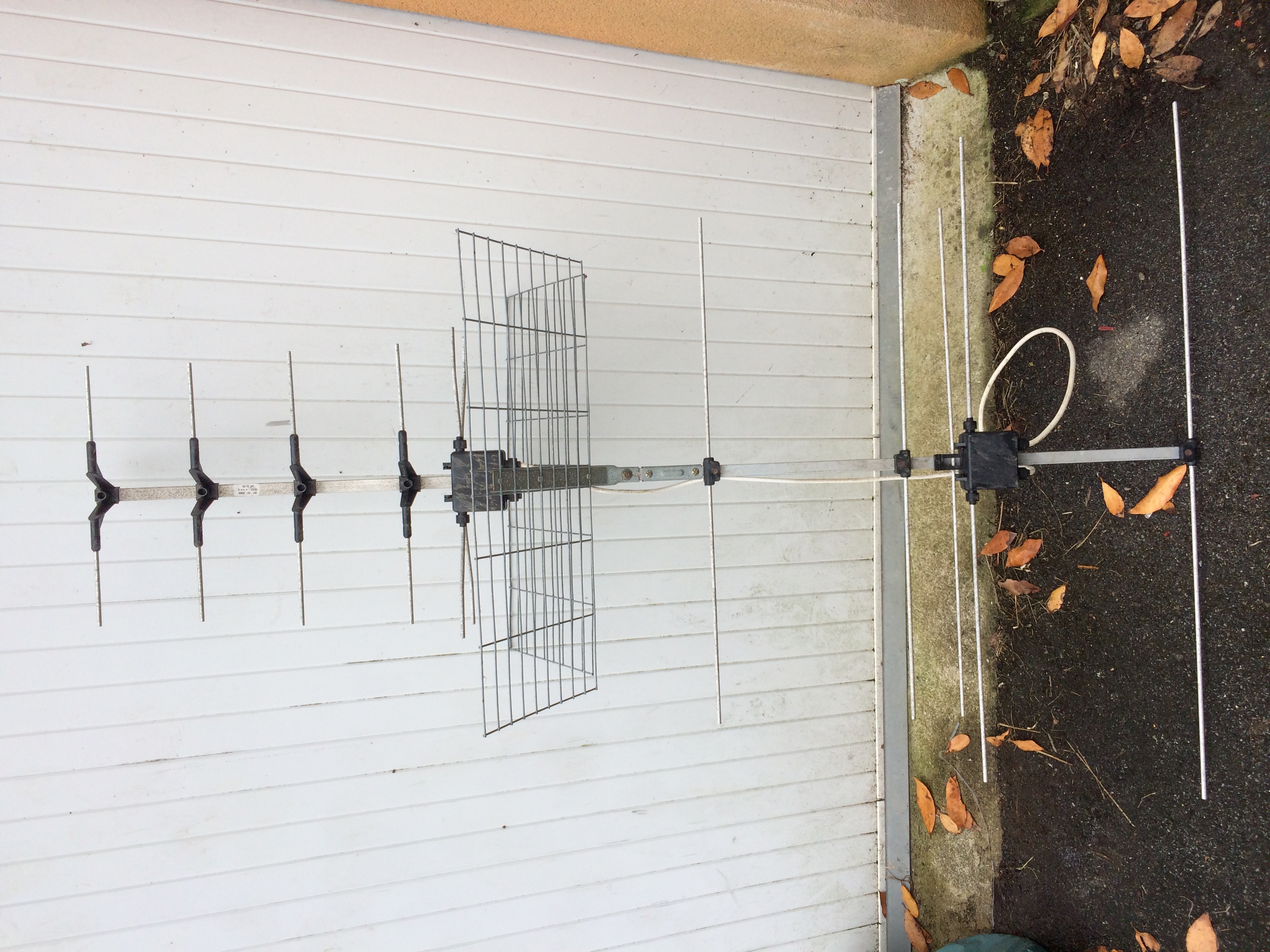 antenne TV UHF 25 Loctudy (29)