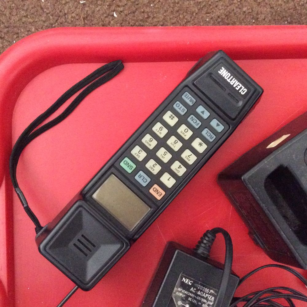 ANTICS: CLEARTONE Portable Cellular T�l�phone model CTN9000 1 L�zignan-Corbi�res (11)