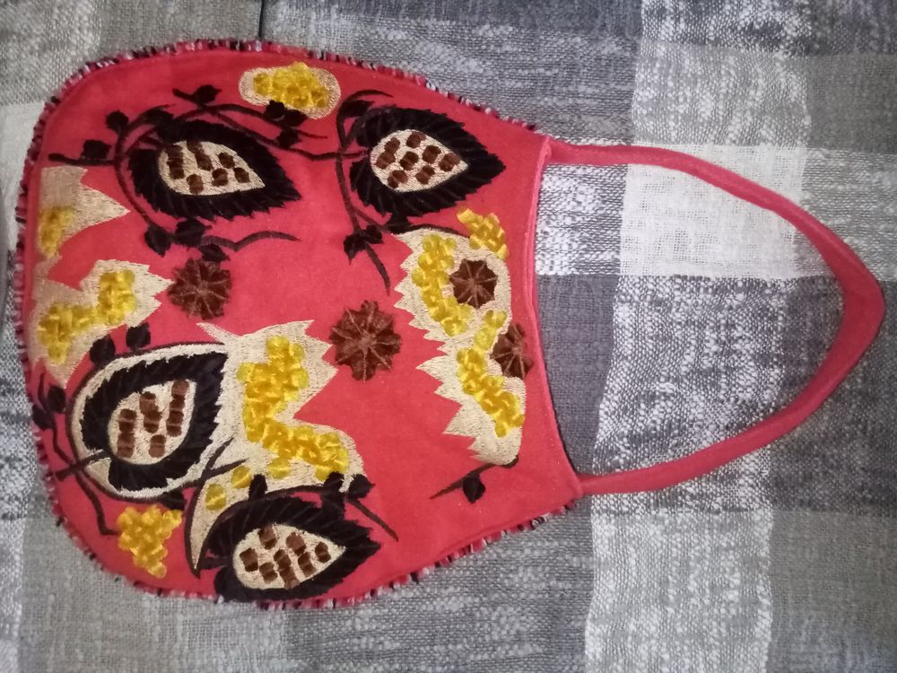 Sac Antik Batik rouge 18 Bellerive-sur-Allier (03)