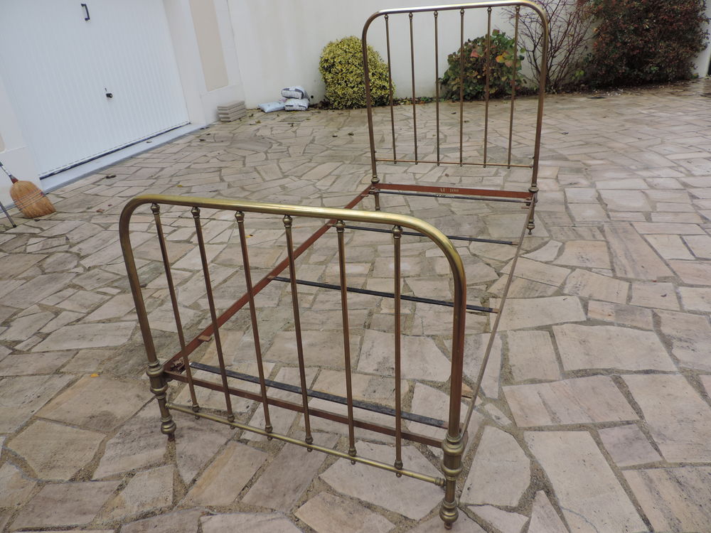 LIT D'ANTIQUAIRE (1 personne) EN LAITON DORE 100 Le Mans (72)