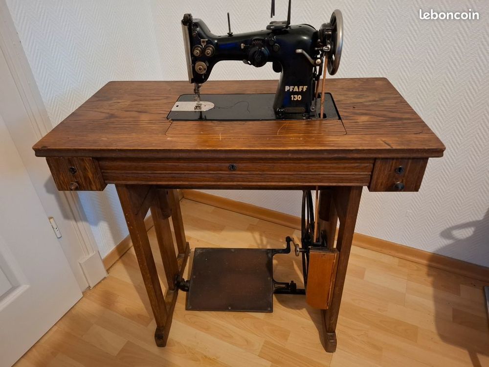 ANTIQUITE MACHINE A COUDRE DE MARQUE PFAFF 110 Sarreguemines (57)