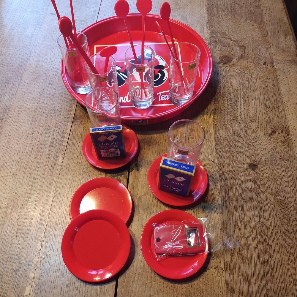 set � Ap�ritif Rouge Neuf (encore emball�) 40 Laon (02)