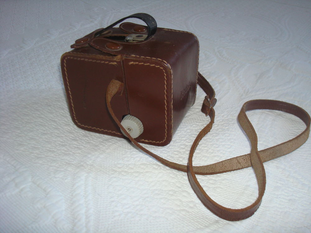 appareil Brownie Flash de Kodak ann�e 1965 environ 30 Les Sablettes (83)