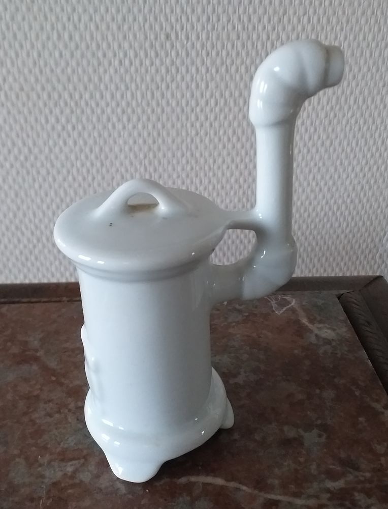 appareil de chauffage en porcelaine blanche, pour MAISON DE POUPEES 8 Montauban (82)
