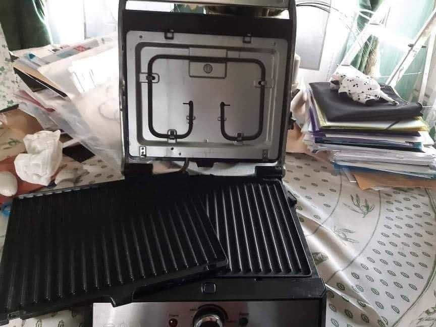 1 appareil de cuisson �lectrique dessus inox plaques se d�laissant 35 Noisy-le-Grand (93)